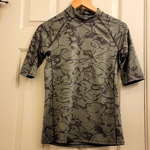 REI Co-op Swim Sun Short Sleeve Rashguard Camo Print Olive Green Boy's XL 18